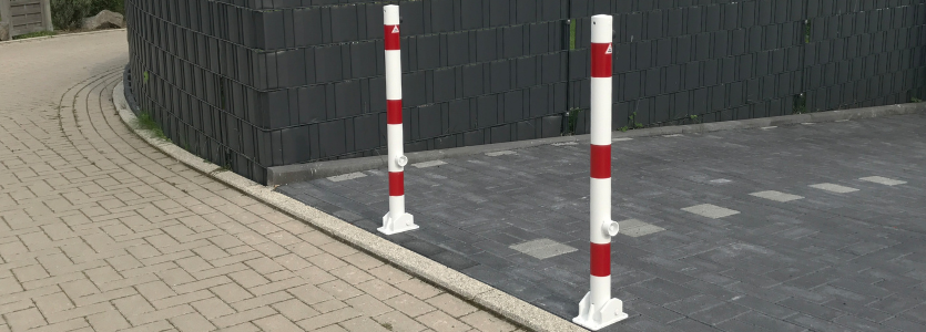 Neerklapbare parkeerpalen in de openbare ruimte